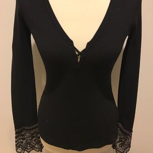 Free People thermal with lace embroidered cuff ⭐️